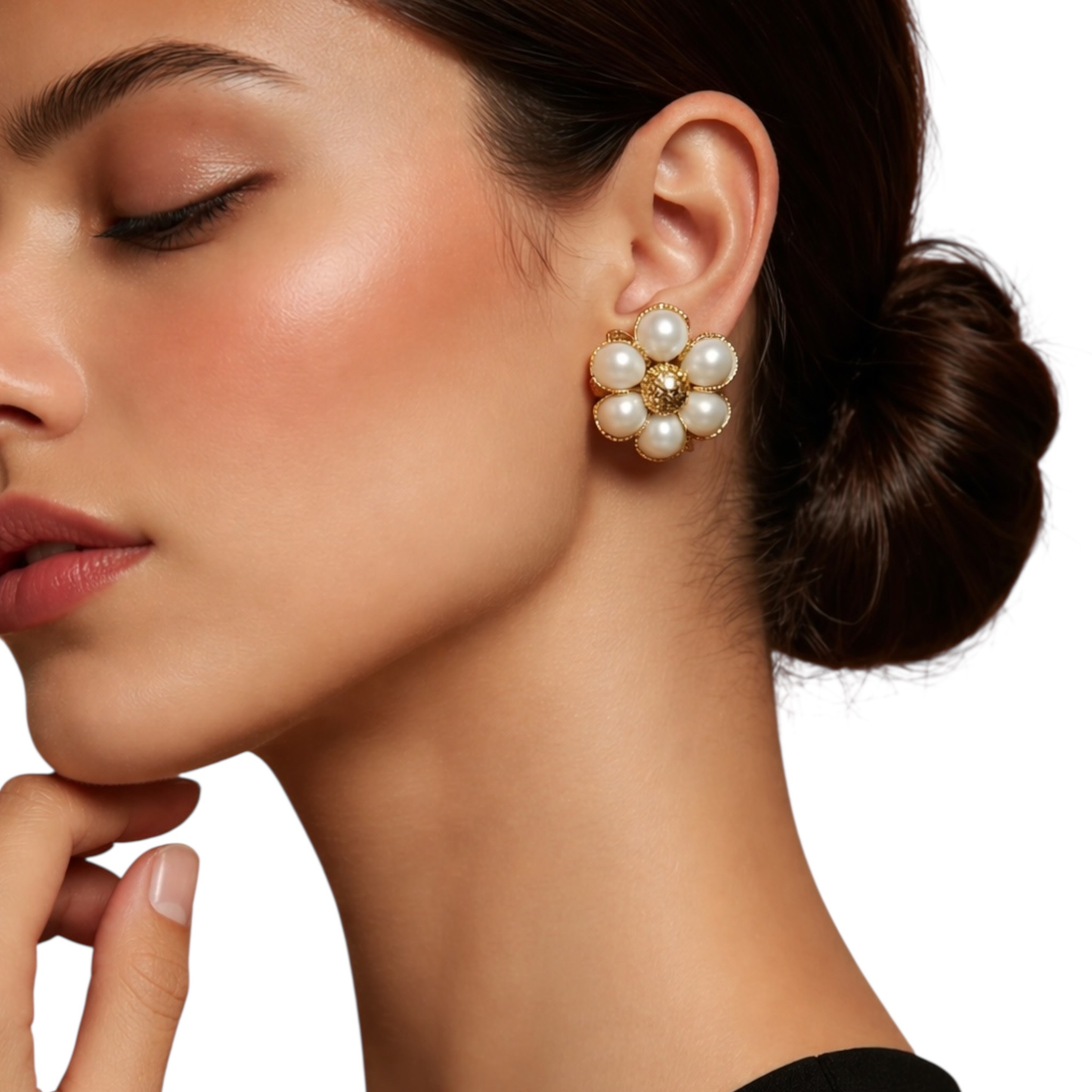 Flower-Shaped Earrings Adorned with Synthetic Pearls, 18k Gold-Plated Brass