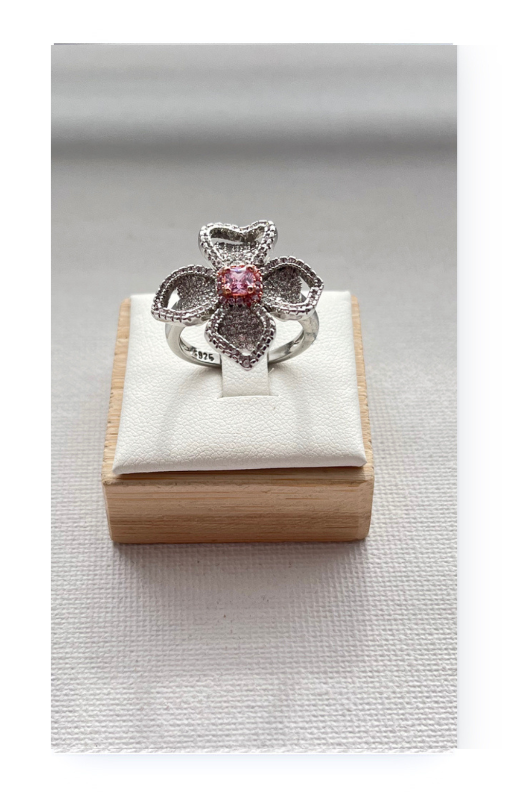 Sparkling Floral Design Thin Band Ring with Diamond Imitations