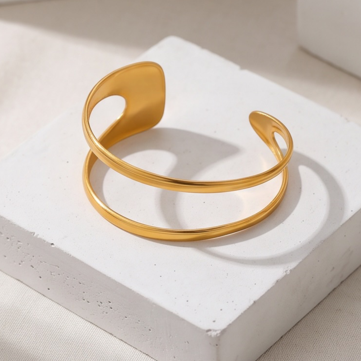 Crossover Cuff Bangle 18k Gold plated- stainless steel