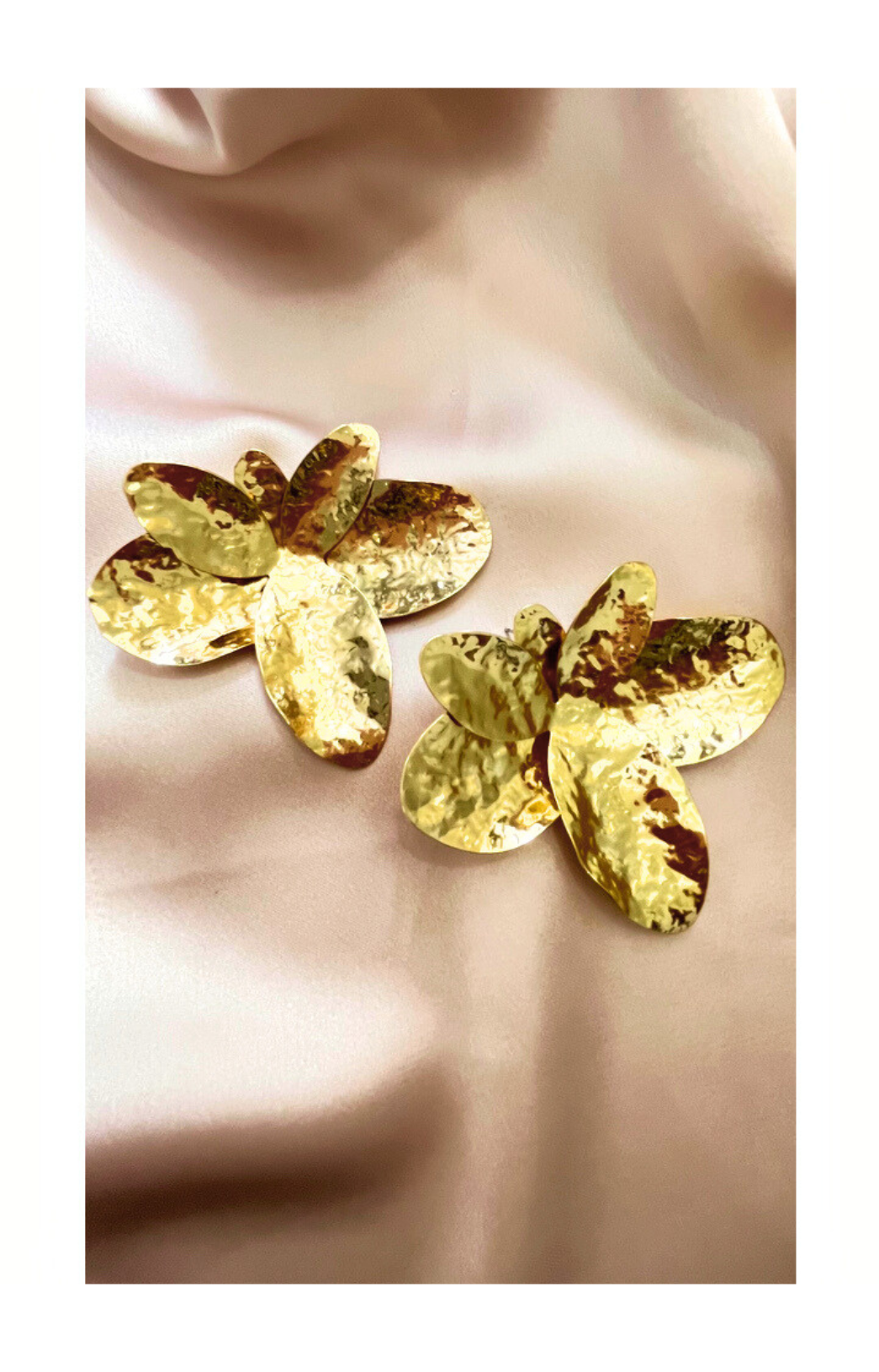 Floral Petal chunky Ear stud earrings