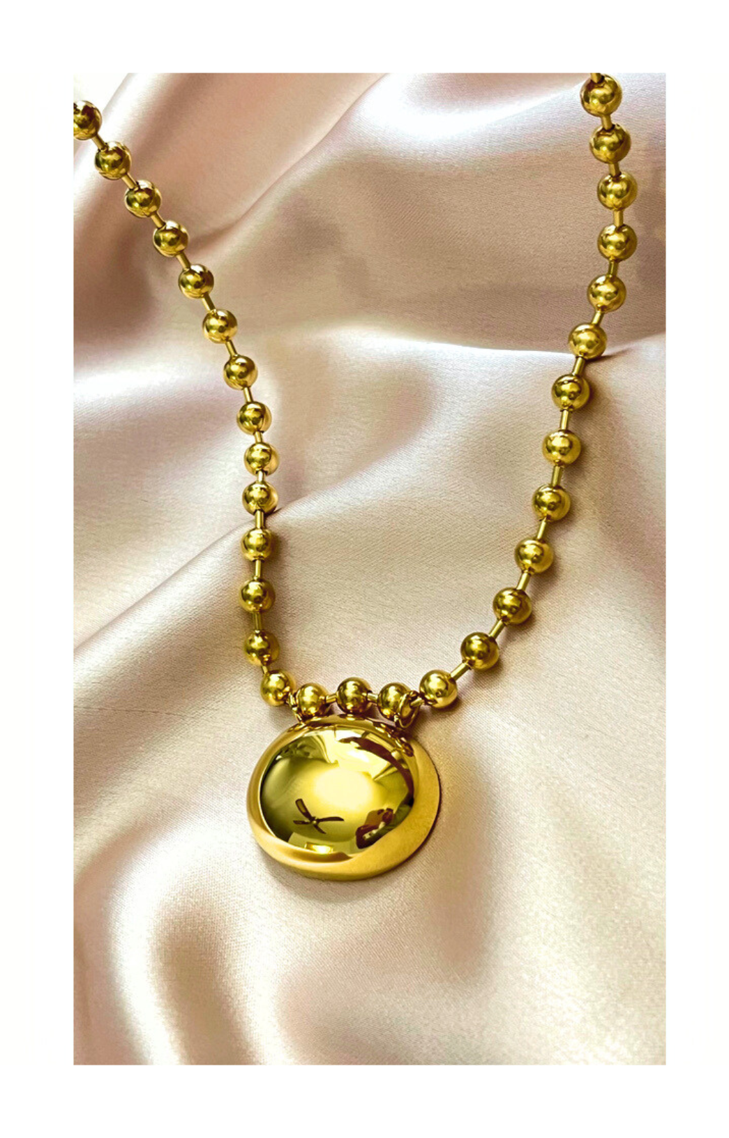 Stainless Steel Chain with Oval-Shaped Pendant