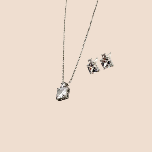 White Gold-Plated Necklace with Zircon Inlay Pendant Set