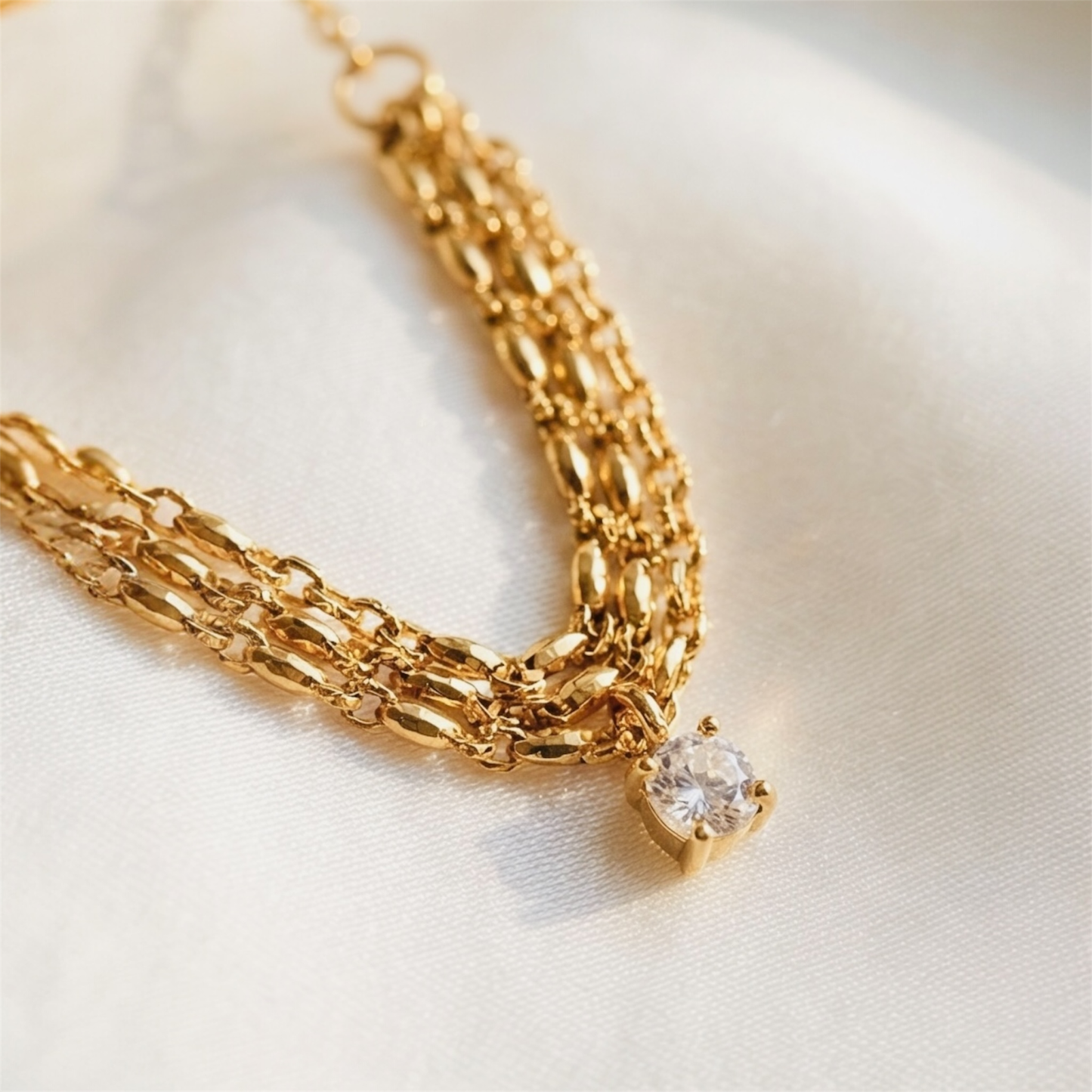 Chain Necklace with  Zirconia Pendant