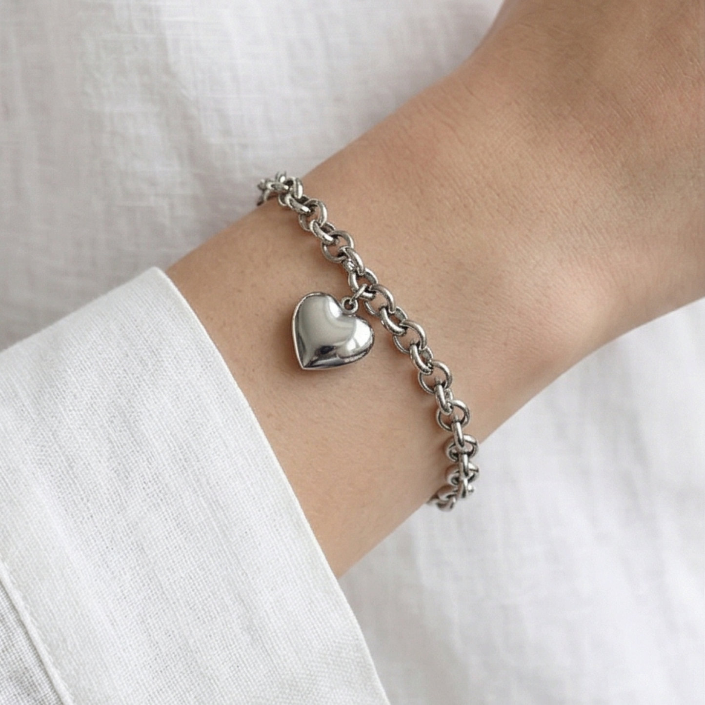 Silvery Stainless Steel Heart Charm chain Link Bracelet