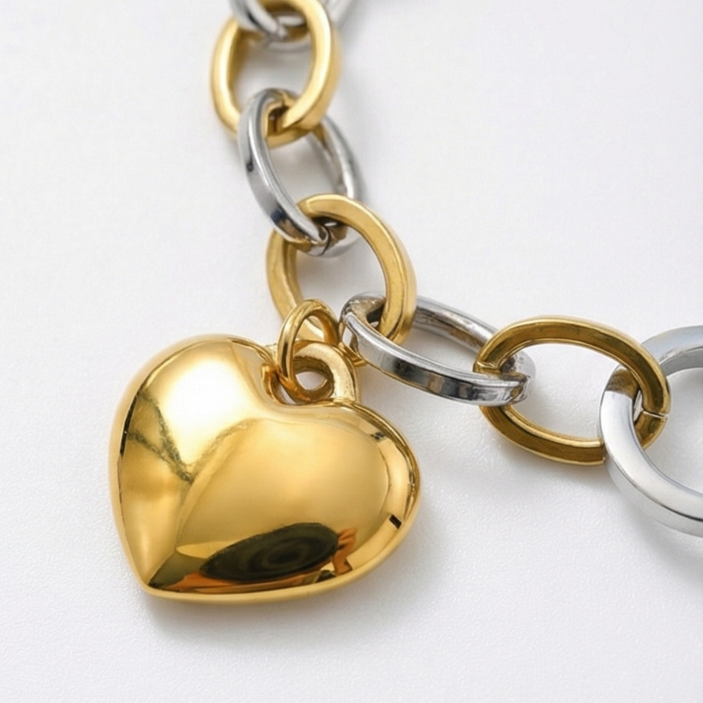 Stainless steel heart pendant link bracelet