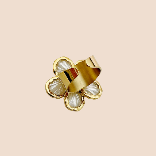 Flower ring, stainless steel plated in 14k gold, classic style