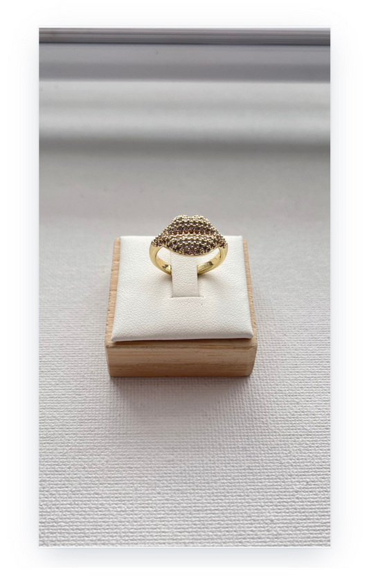 Open Gold-Plated Copper Lip-Shaped Ring