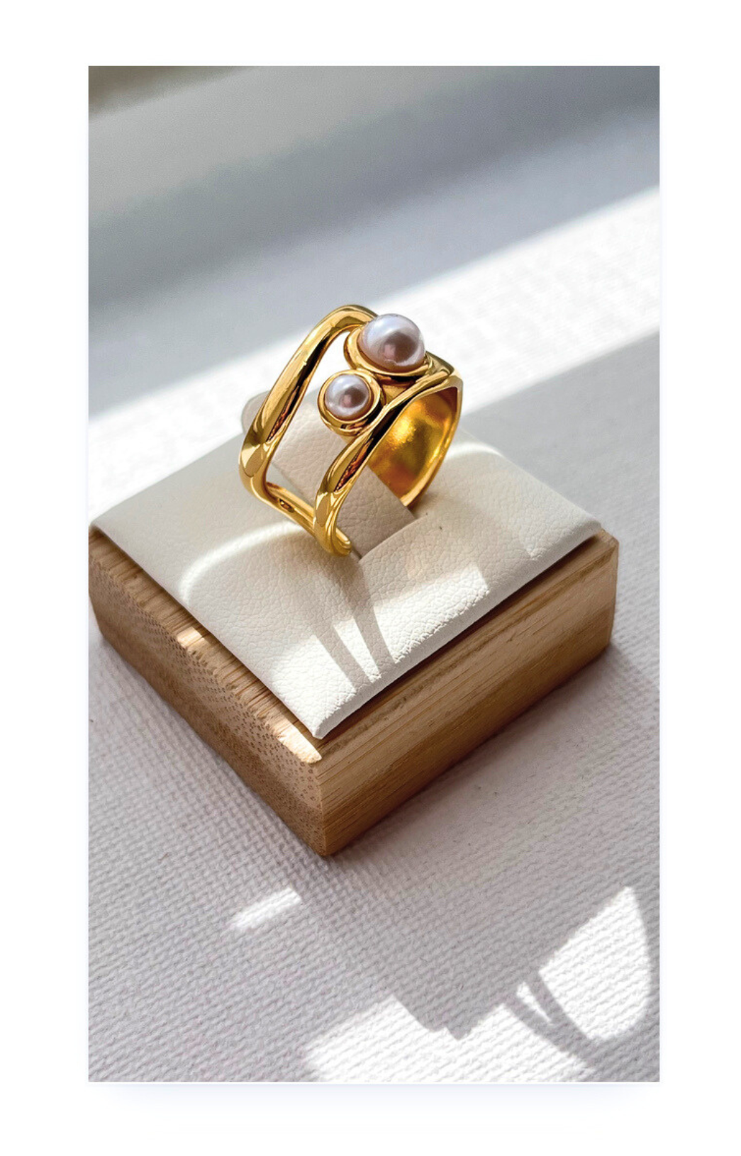 Stainless steel & Imitation pearl inlay