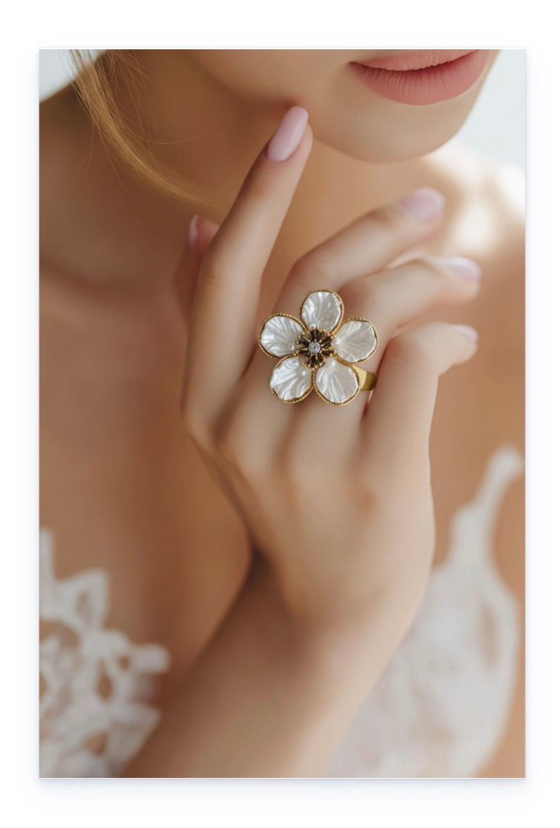 Ring with imitation mother-of-pearl flower, 14K gold plated, stainless steel.