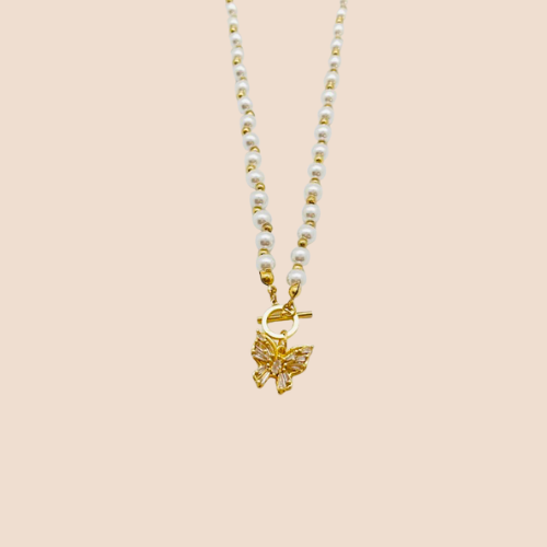 Elegant Pearl Imitation Necklace with Gold-Plated Accents and Zircon-Decorated Butterfly Pendant