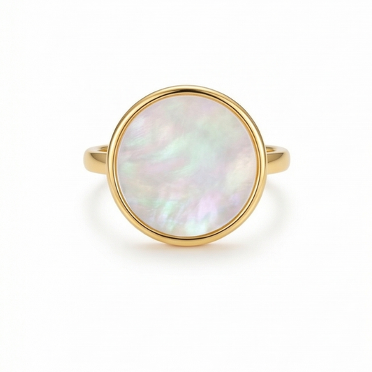 14k gold-plated ring, copper. Circular shape with mother-of-pearl shell