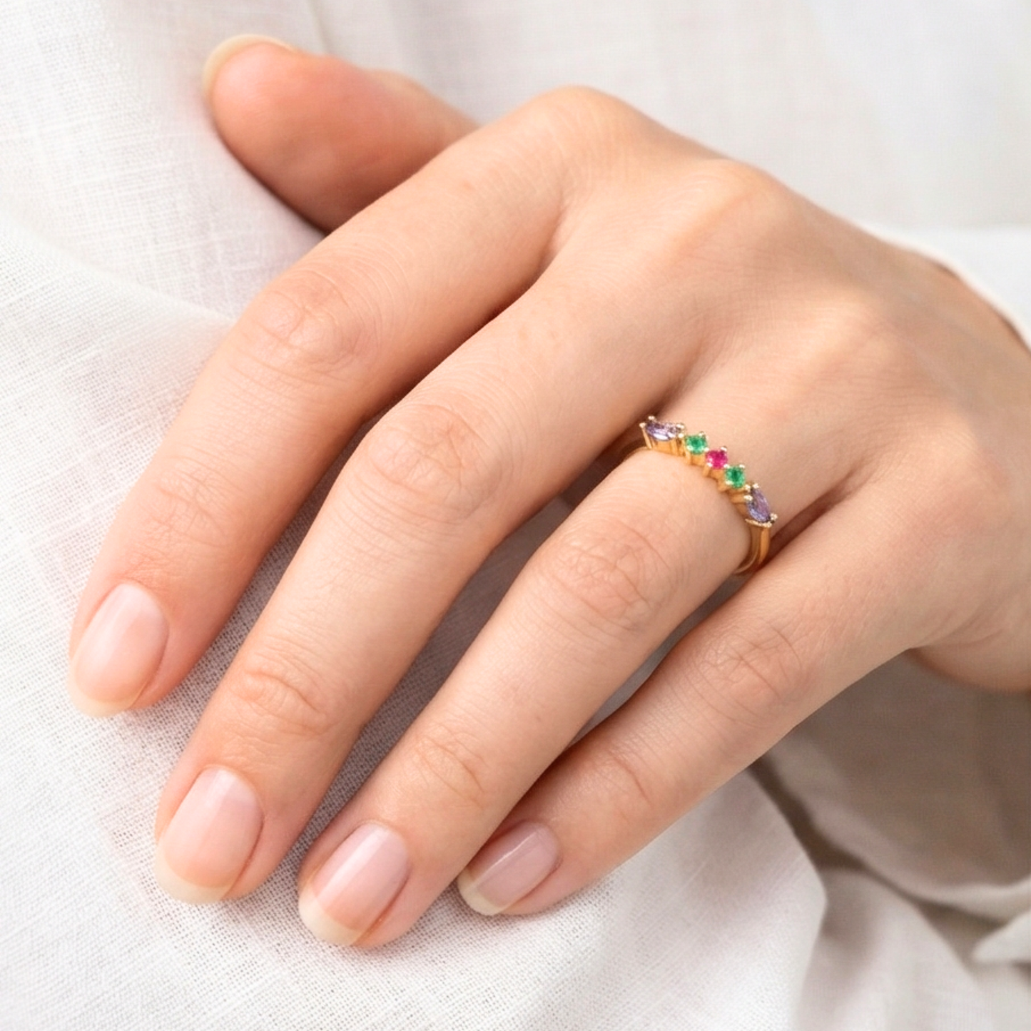 .925 silver ring with zircons inlay